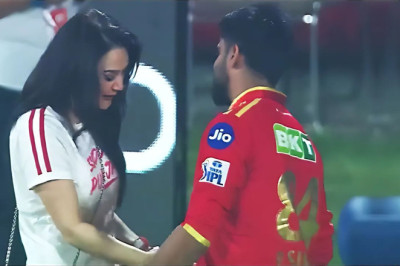 Disappointed Preity Zinta’s Heartbroken Reaction After PBKS' Crushing Loss to RCB Goes Viral