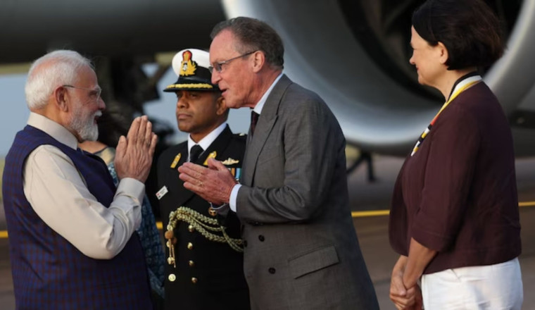 PM Modi Arrives in London for Historic India–UK Free Trade Deal Signing